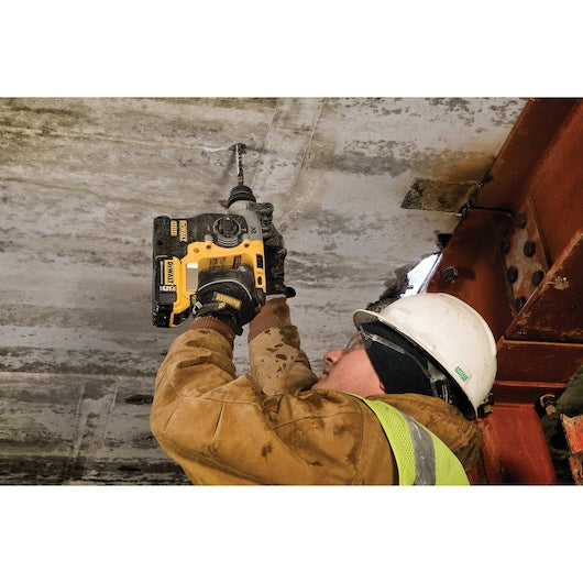 DCH273P2 Kit de perceuse à percussion rotative SDS PLUS en forme de L sans fil XR® 20V MAX de 1 po*