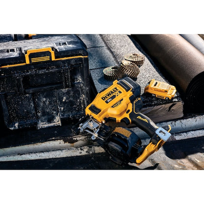 DCN45RND1 Kit de cloueuse à rouleau pour toiture sans fil 20V MAX 15°*