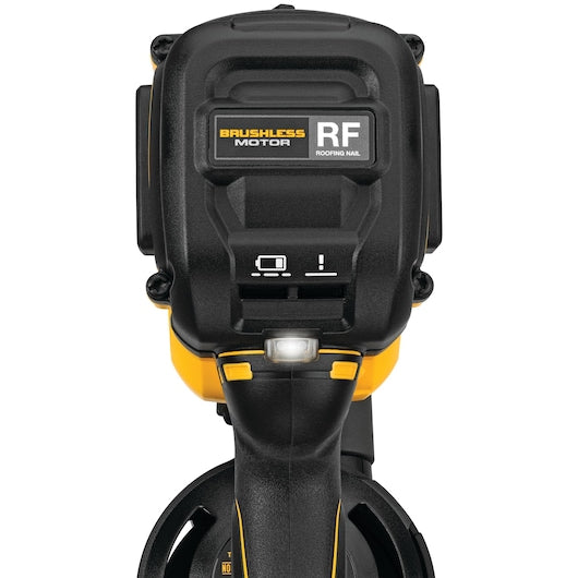 DCN45RND1 Kit de cloueuse à rouleau pour toiture sans fil 20V MAX 15°*