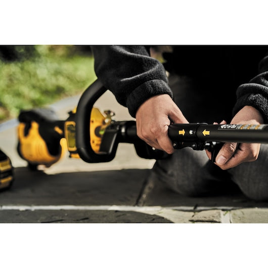 DCST972X1 Kit de coupe-bordures à fil de 17 po brushless 60V MAX avec tête interchangeable*